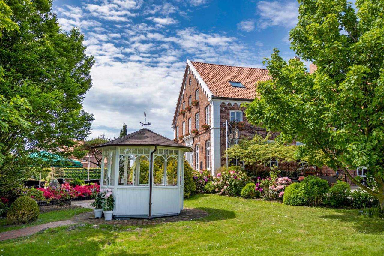 Hotel Landhaus Steinfeld Greetsiel Exterior foto