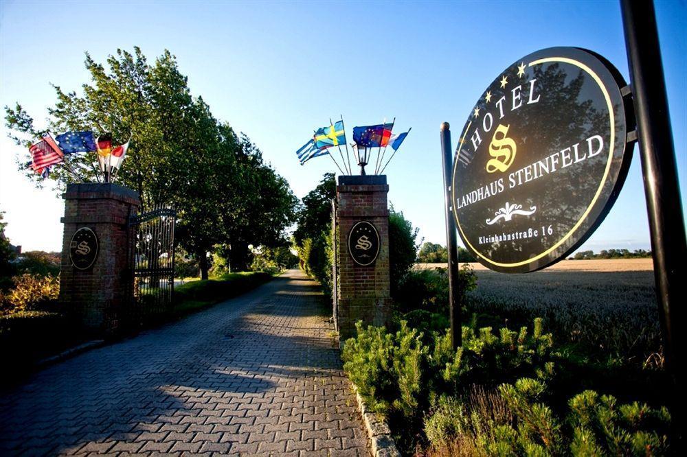 Hotel Landhaus Steinfeld Greetsiel Exterior foto